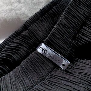 Zara Black Crinkle Texture Pants Size Small